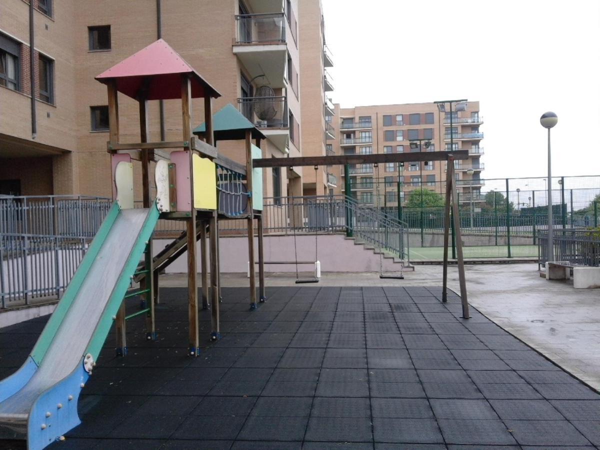 Piso Con Vistas En Urbanizacion Con Piscina Santander Exterior photo